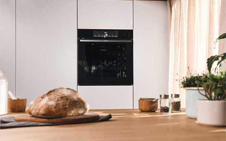 Духовой шкаф Gorenje OptiBake. SteamAssist. Идеальные блюда на пару с хрустящей корочкой