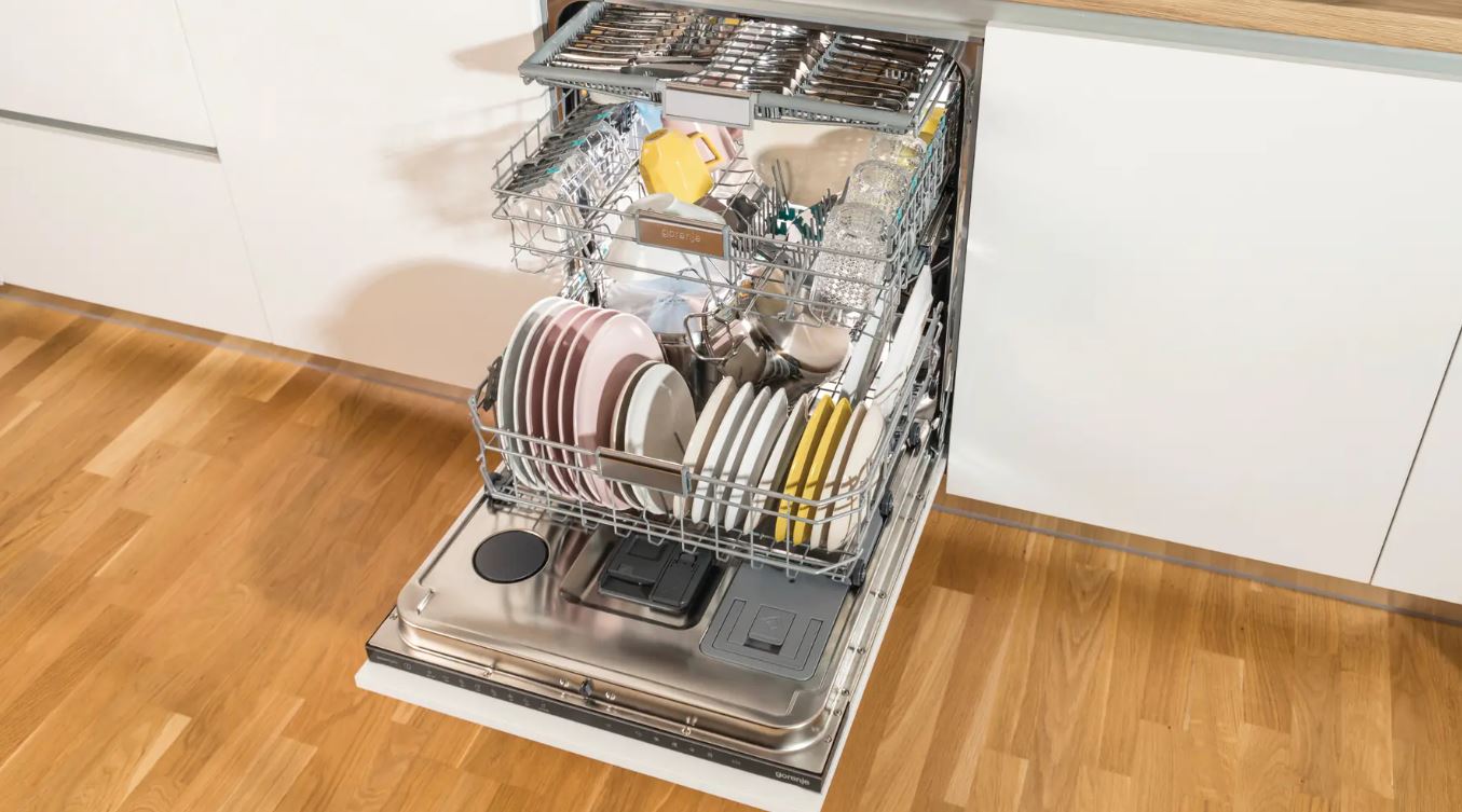 Обслуживание посудомойки Горенье