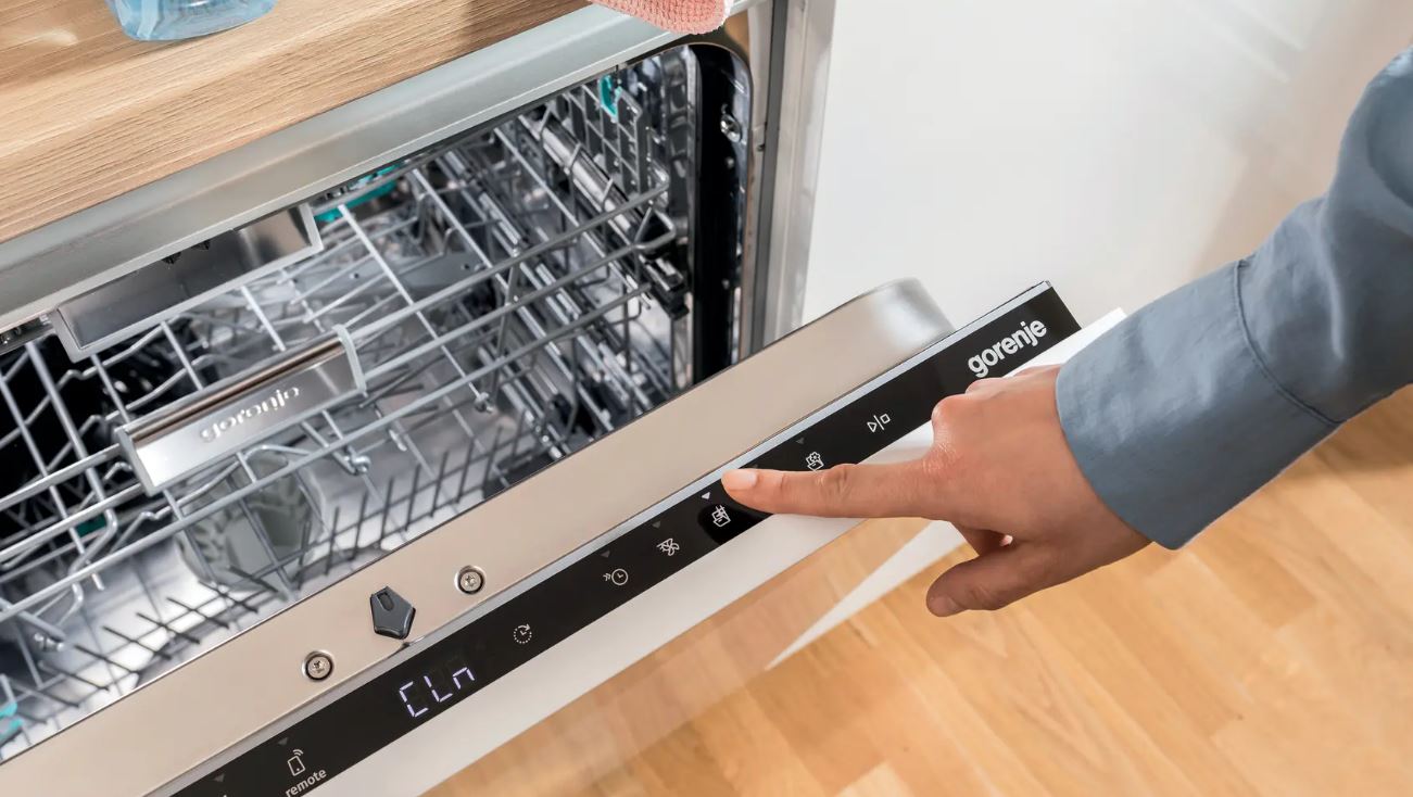 Неприятных запах из посудомоечной машины Горенье