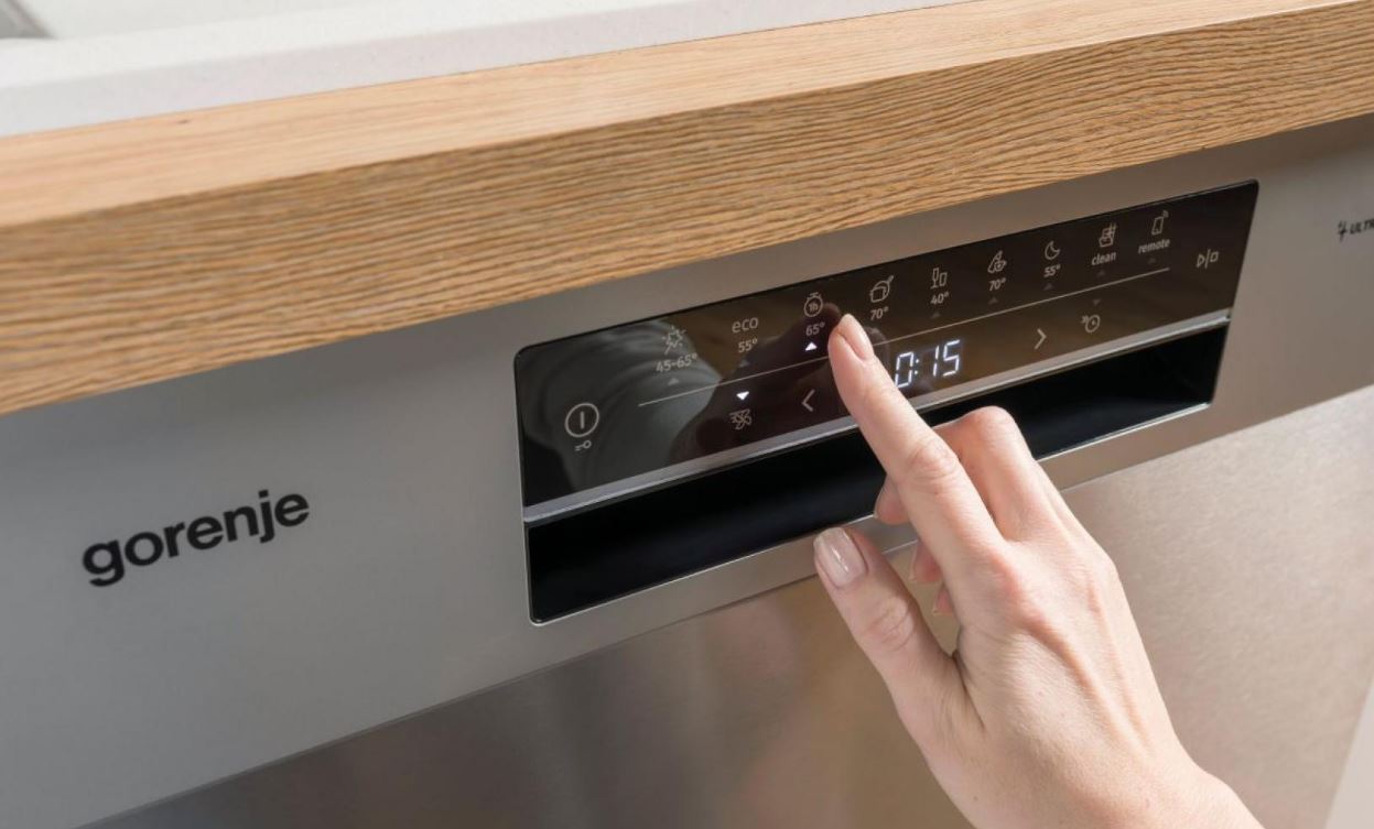 Электронное управление посудомоечной машиной