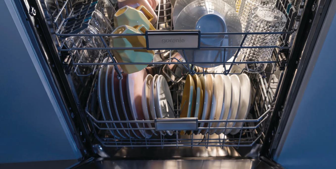 Остатки пищи в посудомоечной машине