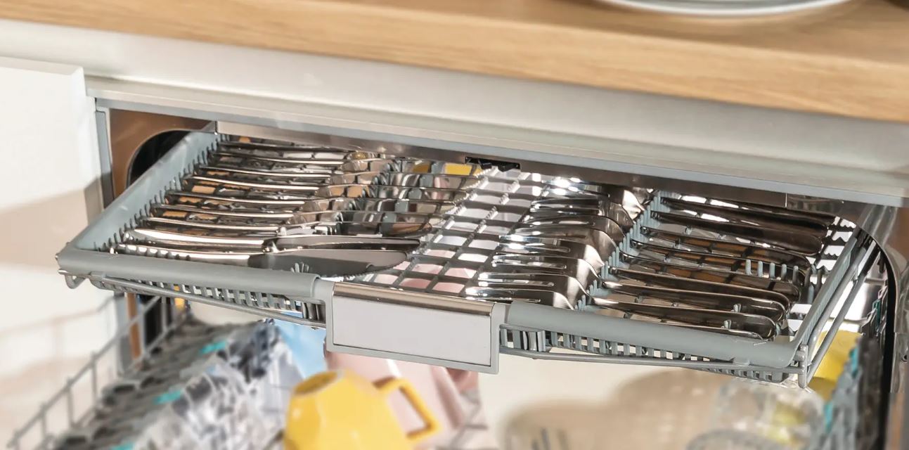 Устранение запаха в посудомоечной машине